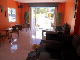 3 Bees Hotel